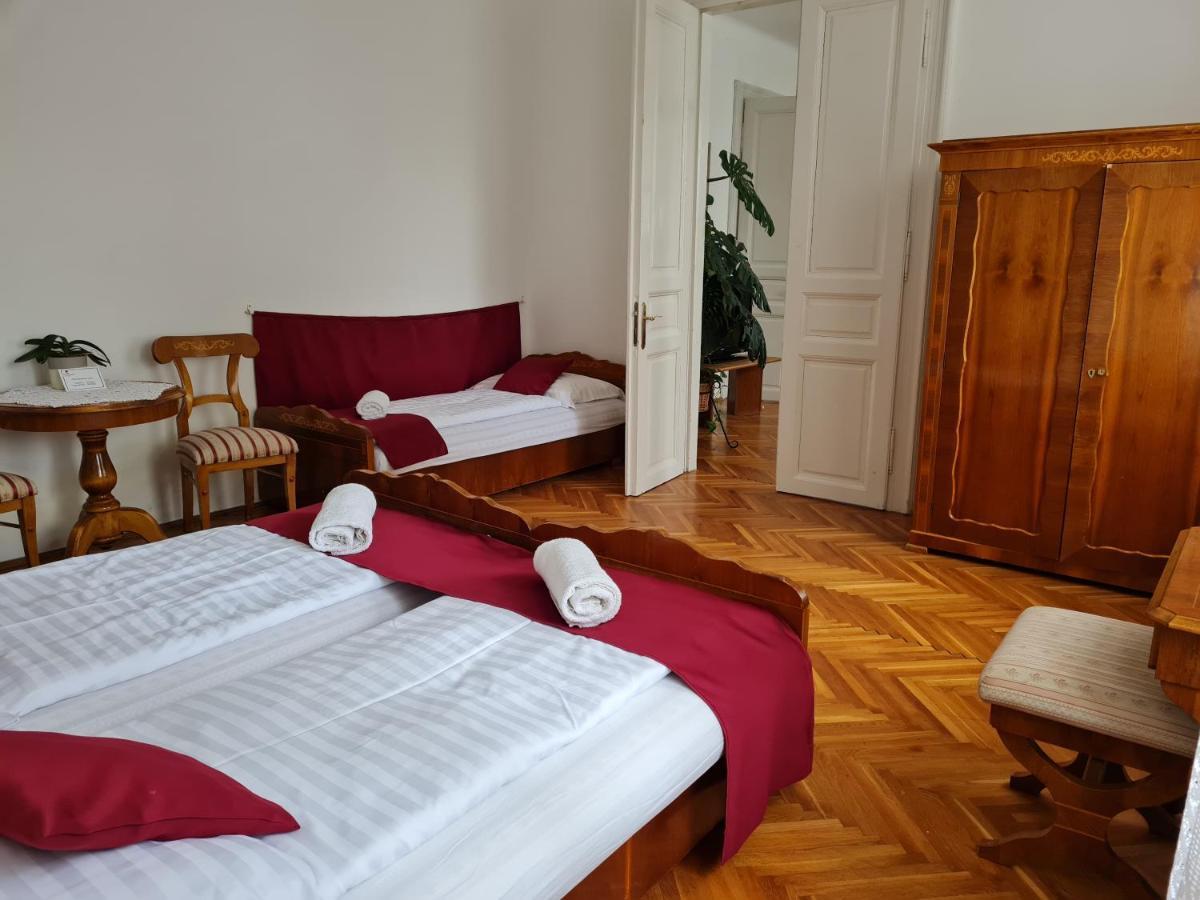 Hotel Tulipanvendeghaz Keszthely Exterior foto